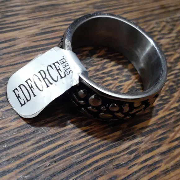 EDFORCE STAINLESS PEBBLED STEEL BAND RING NWT SIZE 12